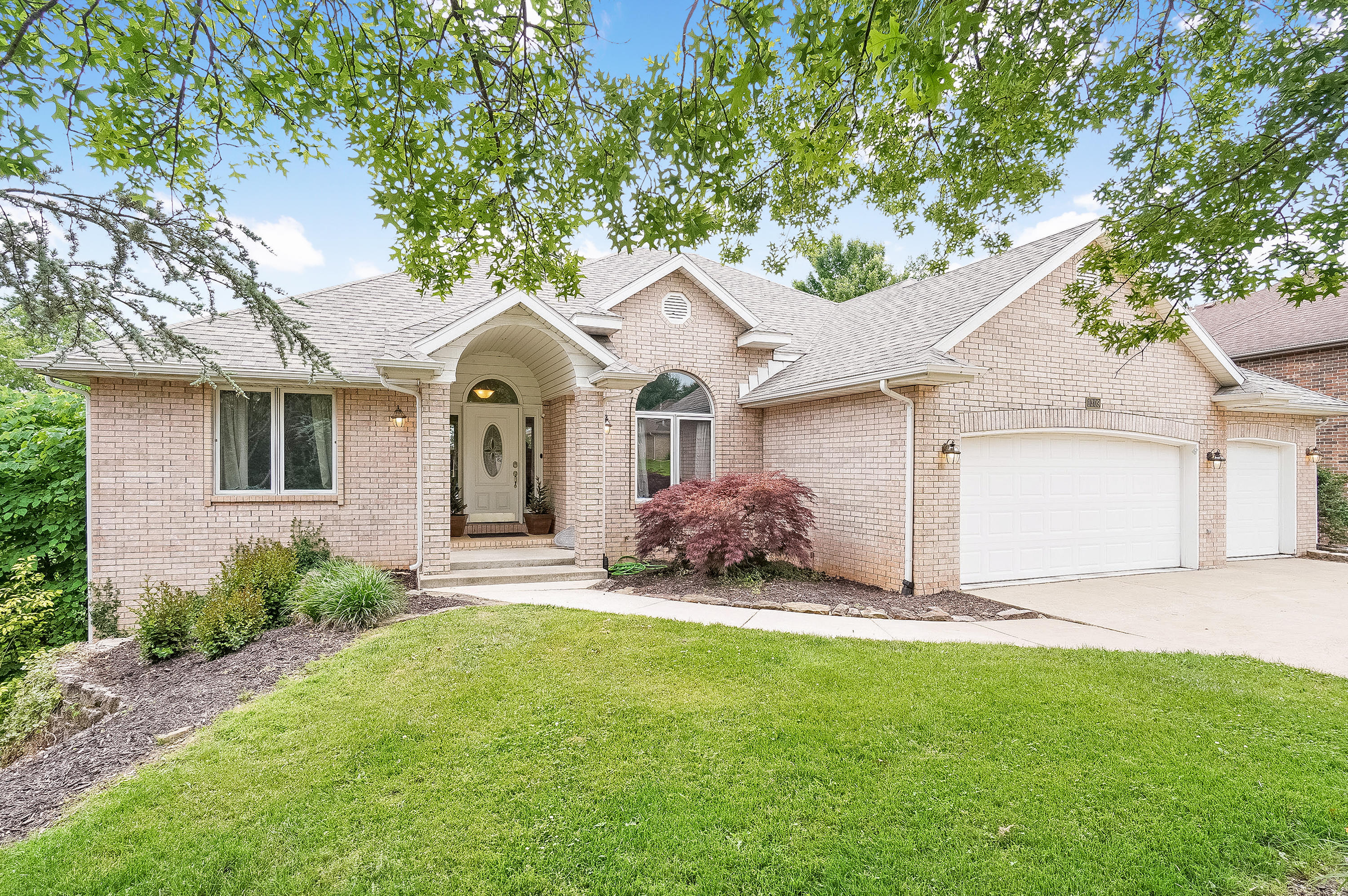 1309 West Swallow Street Springfield, MO 65810 - Photo 1 of 1 DSC00005