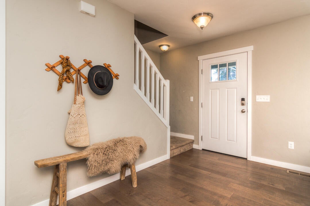 520 Southeast Reed Market Road Bend, OR 97702 - Photo 4 of 25 entry