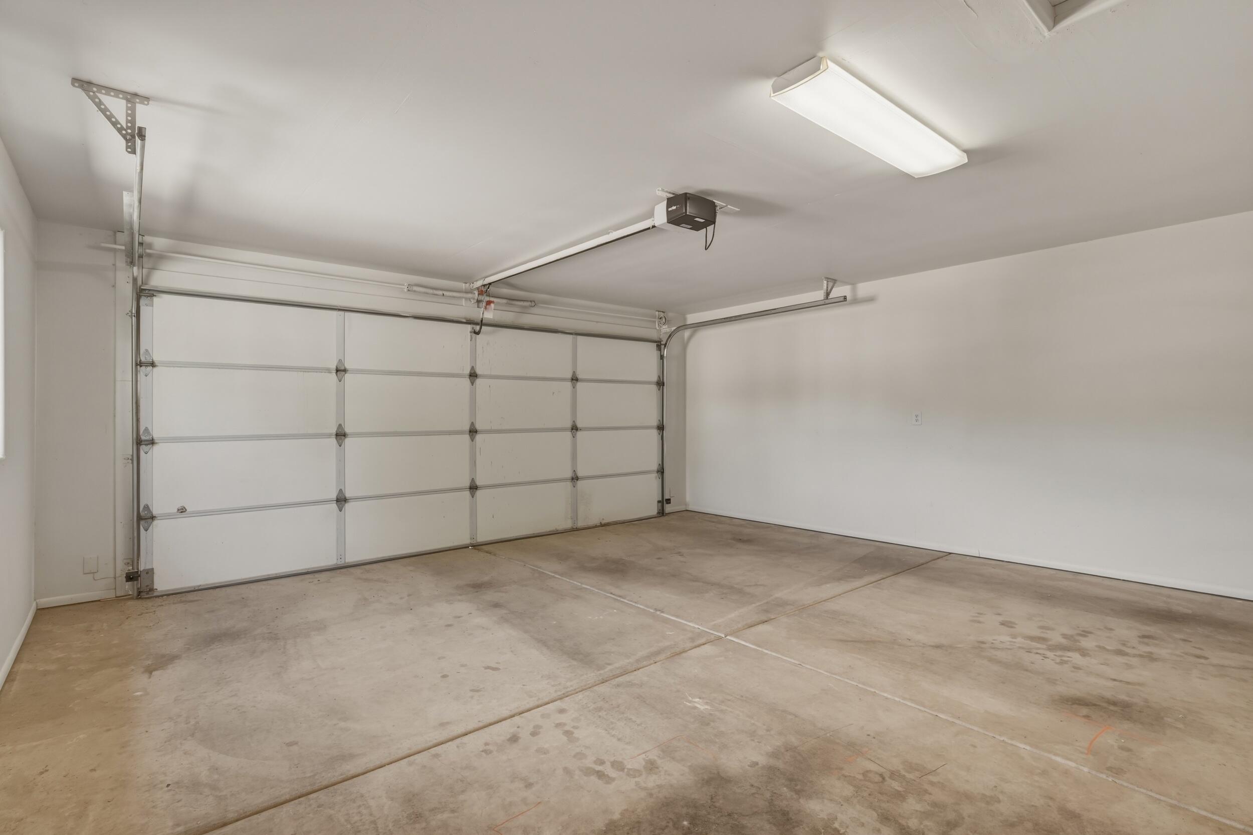 312 East Cedar Milll Road Star Valley, AZ 85541 - Photo 26 of 27 a view of a garage