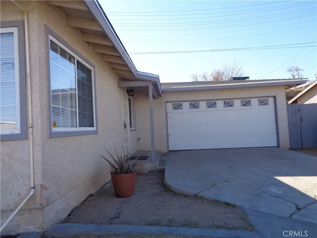 $1,800 | 710 Patricia Street, Barstow, CA 92311