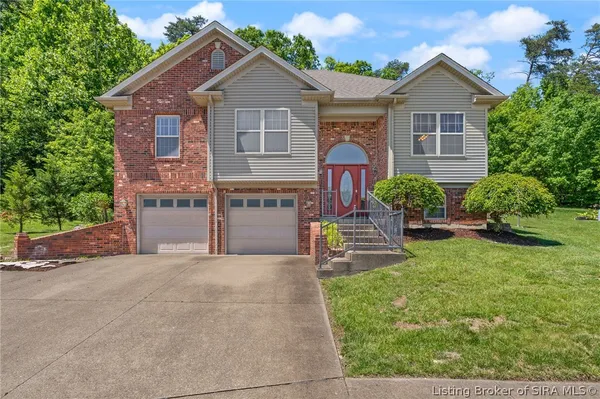 $364,900 | 3028 Barrington Court, New Albany, IN 47150