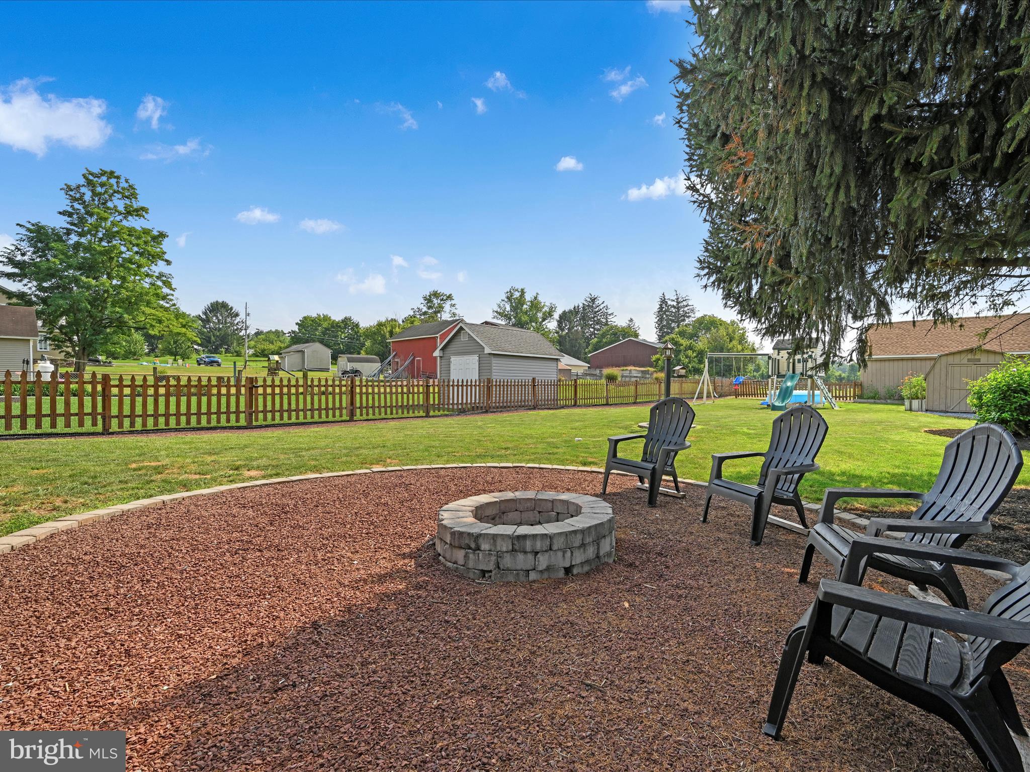 1056 Bellaire Road Elizabethtown, PA 17022 - Photo 23 of 30 a view of a chairs and table in the garden