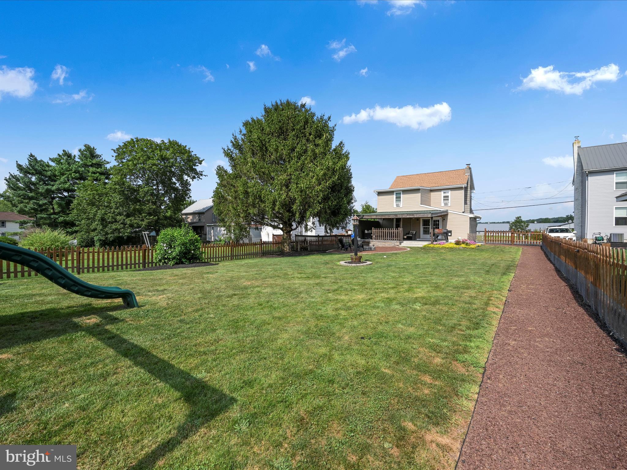 1056 Bellaire Road Elizabethtown, PA 17022 - Photo 25 of 30 a view of a house with a big yard