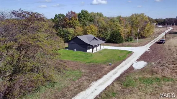 $299,900 | 17582 Monroe Road, Perry, MO 63462
