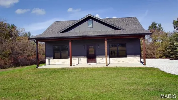$299,900 | 17582 Monroe Road, Perry, MO 63462