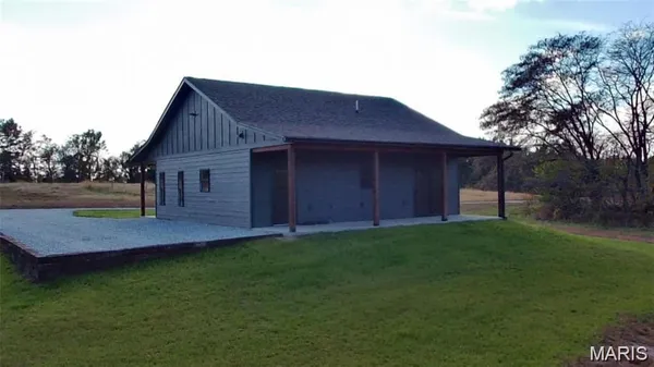$299,900 | 17582 Monroe Road, Perry, MO 63462