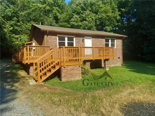 $1,425 | 3205 Pine Valley Road, High Point, NC 27265