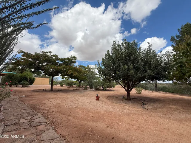 a view of outdoor space with city view