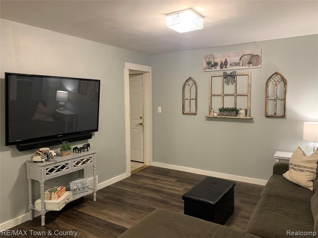 4060 West Thompson Road Linden, MI 48451 - Photo 6 of 27