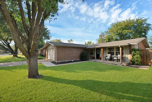 $415,000 | 804 Vinecrest Lane, Richardson, TX 75080