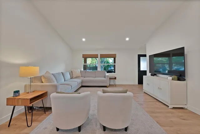 $415,000 | 804 Vinecrest Lane, Richardson, TX 75080