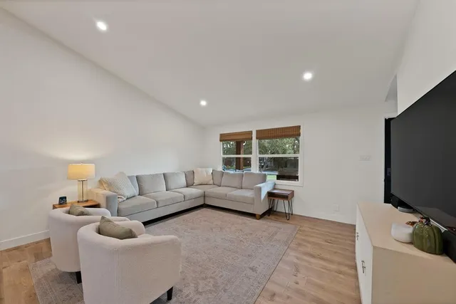 $415,000 | 804 Vinecrest Lane, Richardson, TX 75080