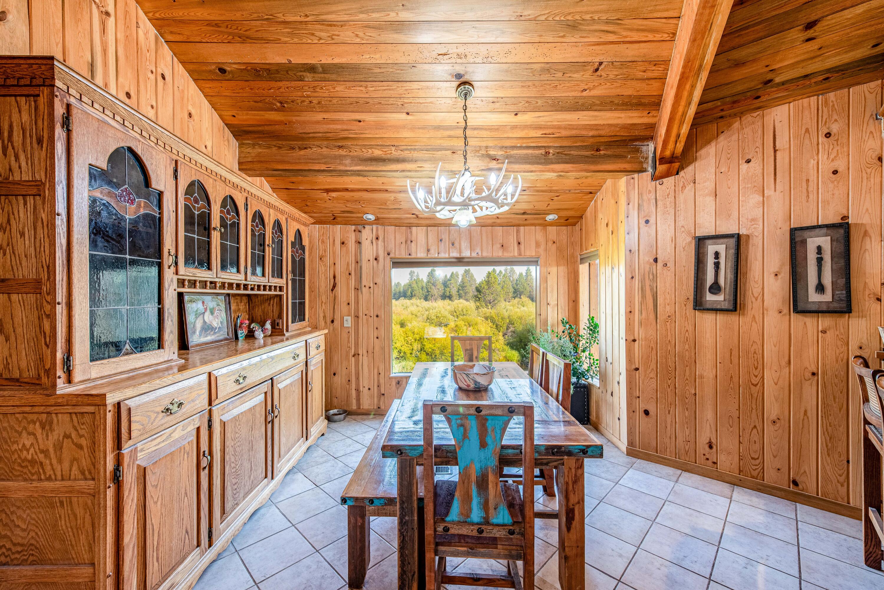 54651 Huntington Road Bend, OR 97707 - Photo 9 of 64 Dining Area
