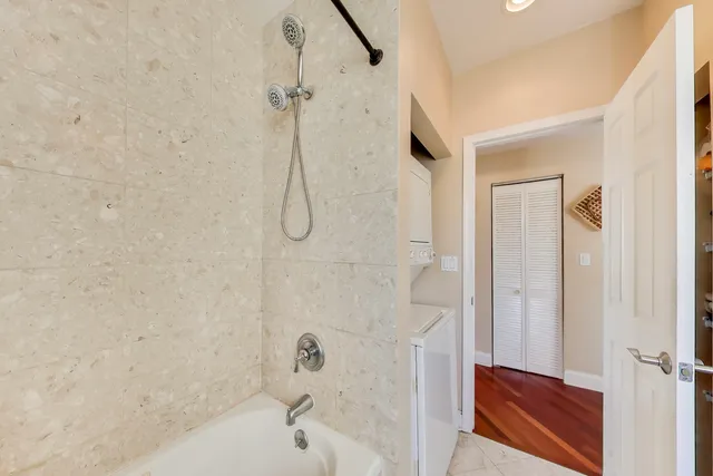 $240,000 | 3215 North Francisco Avenue, Unit 3S, Chicago, IL 60618