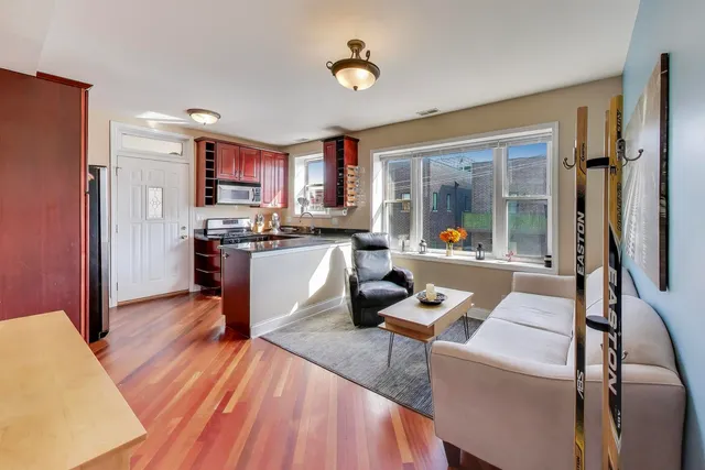 $240,000 | 3215 North Francisco Avenue, Unit 3S, Chicago, IL 60618