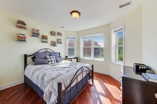 $240,000 | 3215 North Francisco Avenue, Unit 3S, Chicago, IL 60618