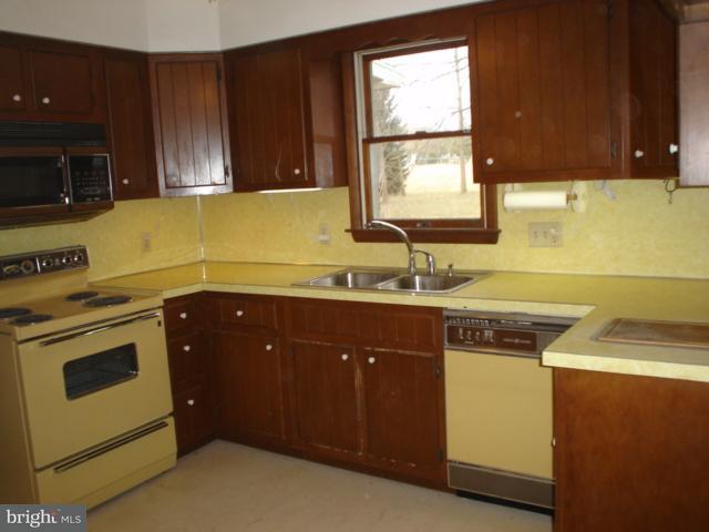 443 Adams Road Carlisle, PA 17015 - Photo 6 of 7 Gallery Image 6