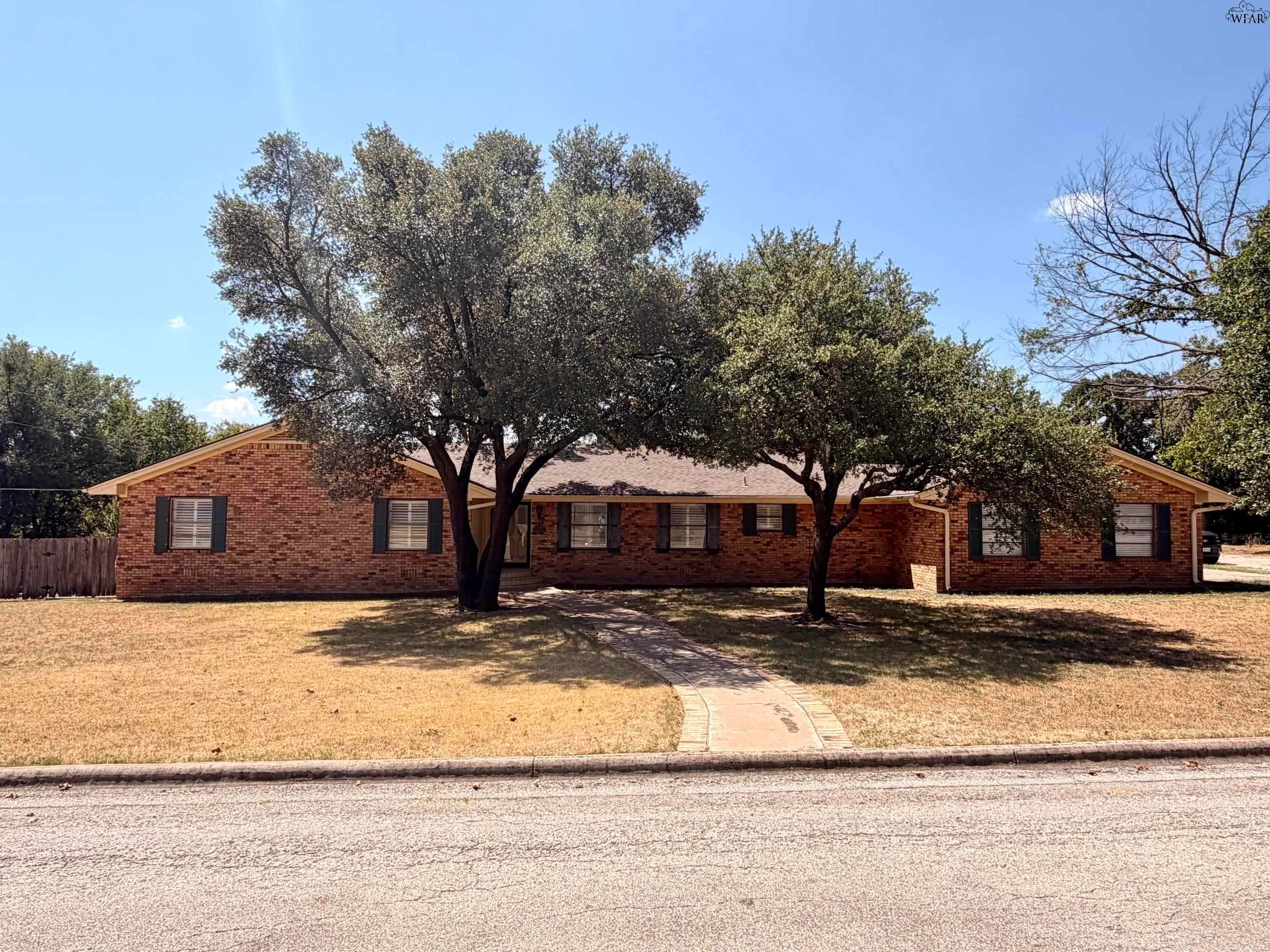 1701 East Spring Street Henrietta, TX 76365 - Photo 1 of 17 Gallery Image 1
