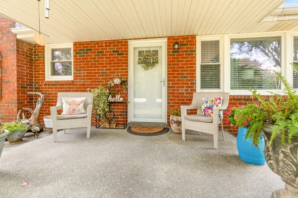 $395,000 | 2015 Highway 70 West, Dickson, TN 37055