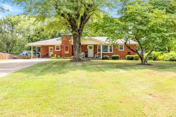 $395,000 | 2015 Highway 70 West, Dickson, TN 37055