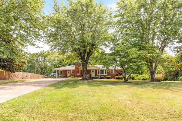 $395,000 | 2015 Highway 70 West, Dickson, TN 37055