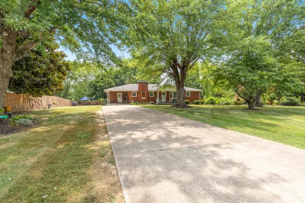 $395,000 | 2015 Highway 70 West, Dickson, TN 37055