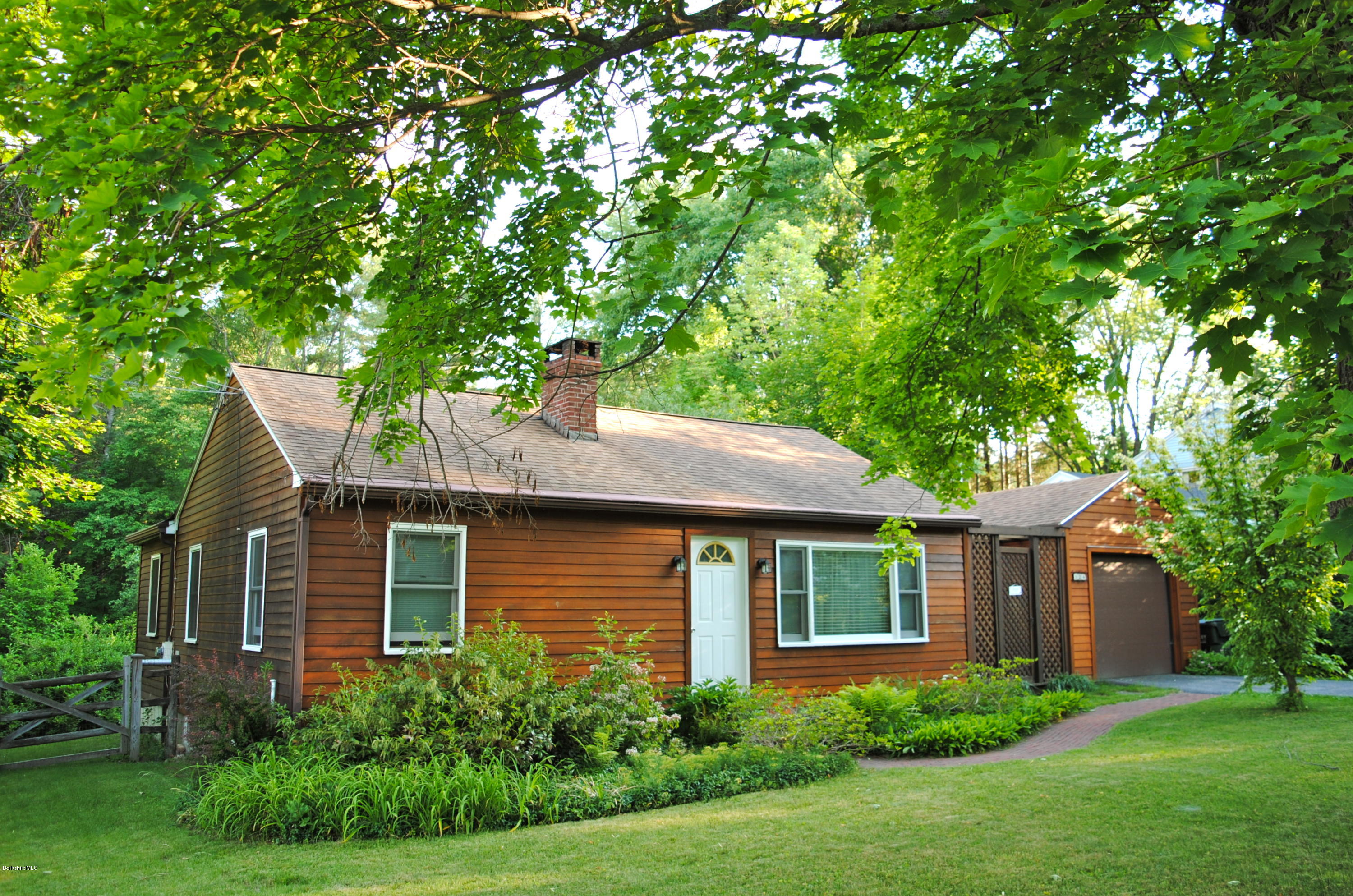 124 New Lenox Road Lenox, MA 01240 - Photo 1 of 8 Front View