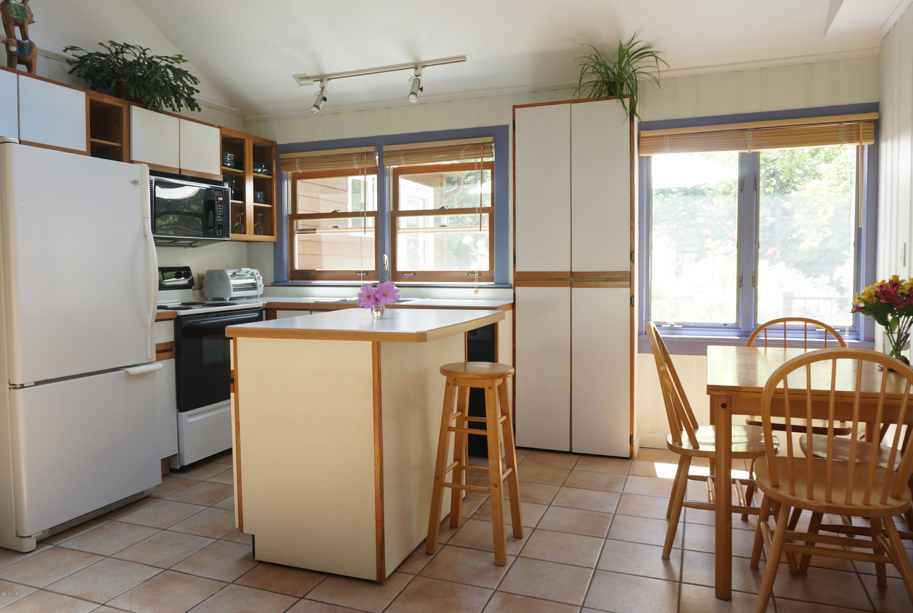 124 New Lenox Road Lenox, MA 01240 - Photo 2 of 8 Kitchen/Dining