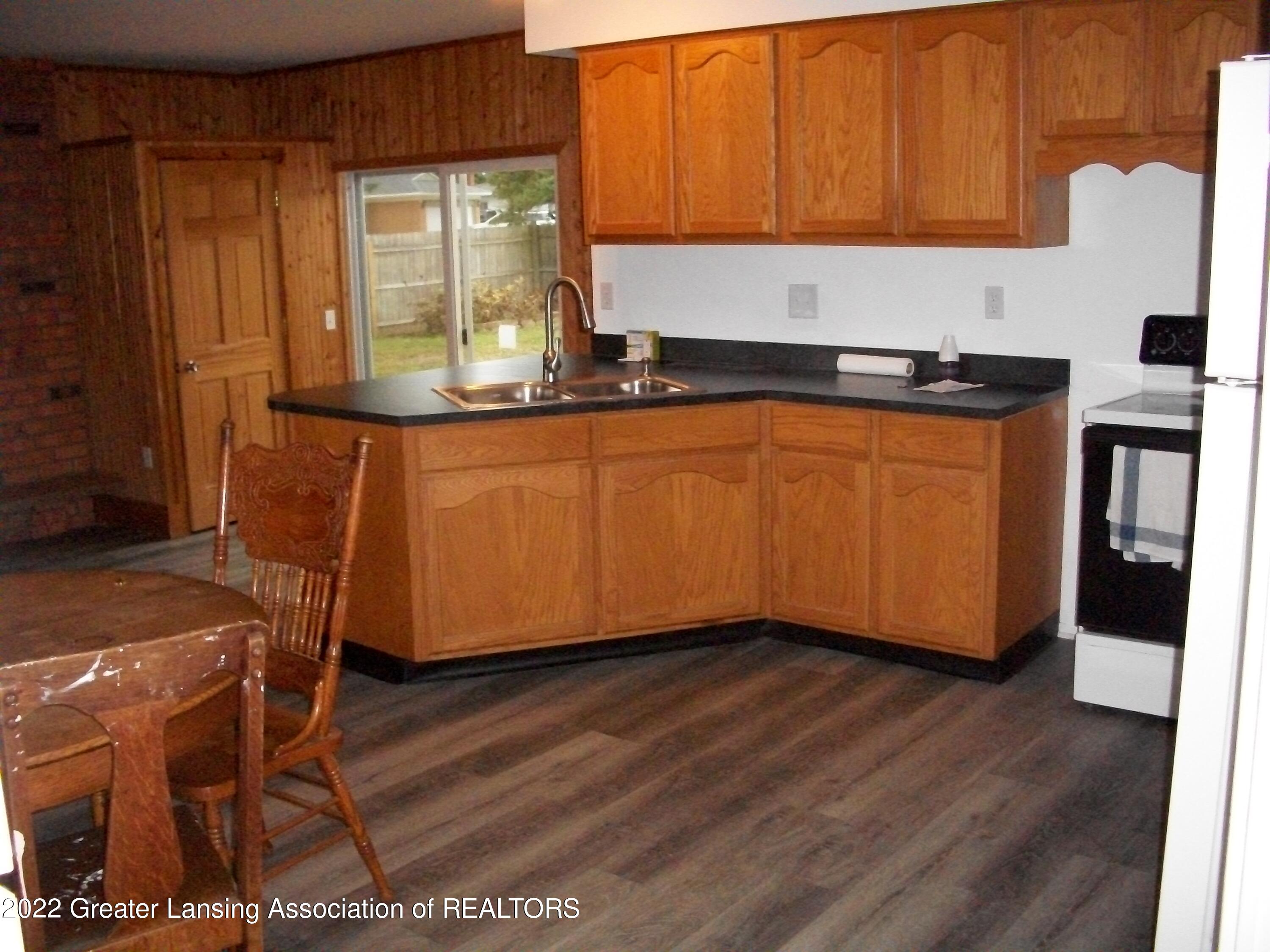 4170 Rivershell Lane Lansing, MI 48911 - Photo 12 of 26 100_5119