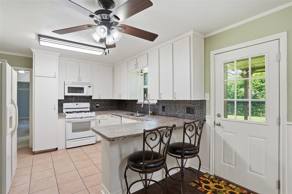 509 Patricia Road Hurst, TX 76053 - Photo 9 of 24
