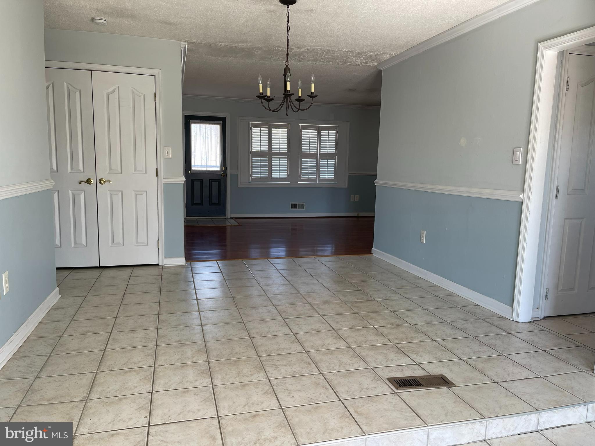 2423 Ellis Road Baltimore, MD 21234 - Photo 19 of 48 Dining Room