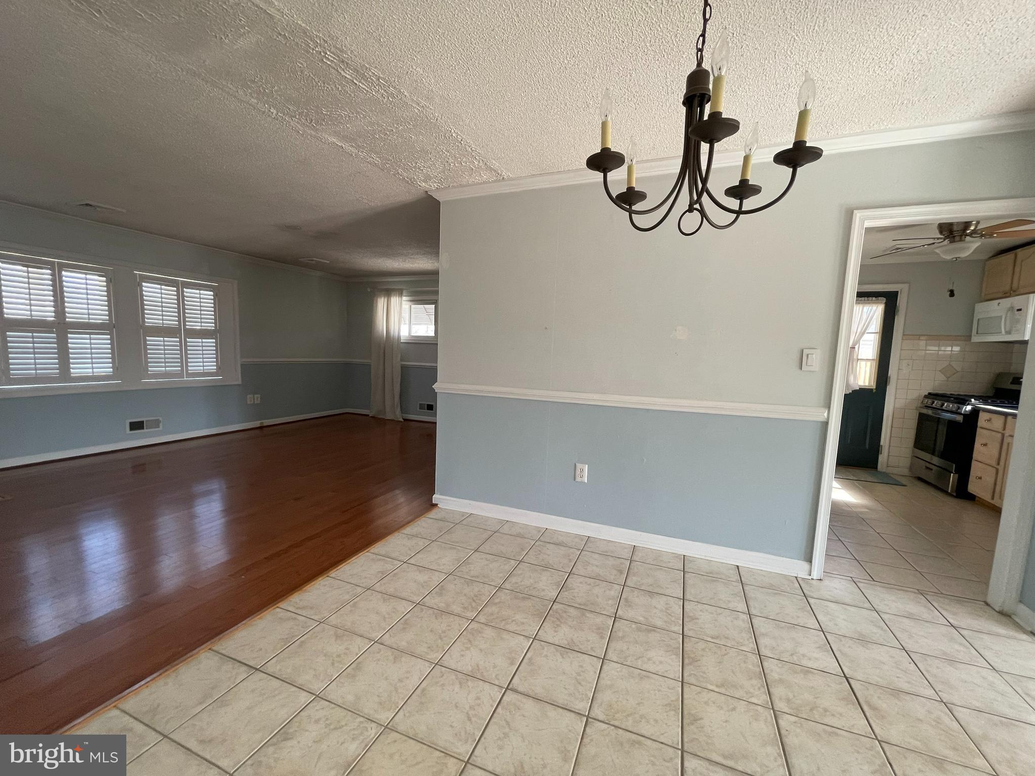 2423 Ellis Road Baltimore, MD 21234 - Photo 9 of 48 Dining Room