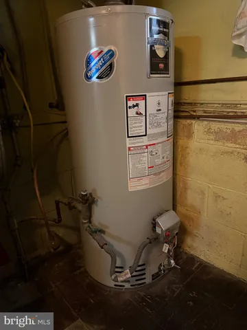 a bathroom with a toilet