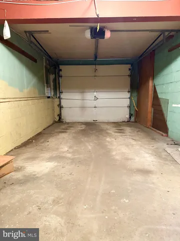 a view of a garage