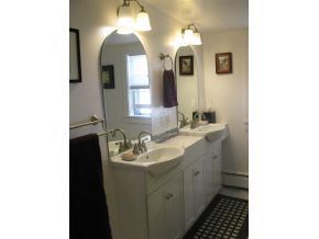 8828 Woodstock Road Hartford, VT 05059 - Photo 21 of 24 Gallery Image 21