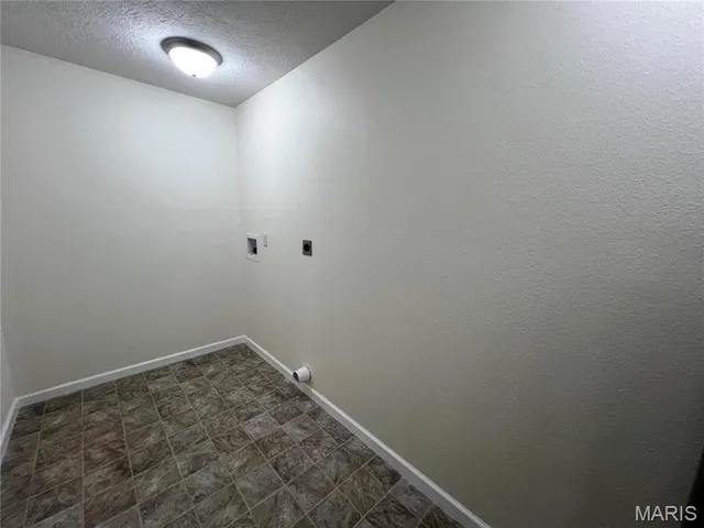 $270,000 | 26899 Stephanie Lane, Laquey, MO 65534