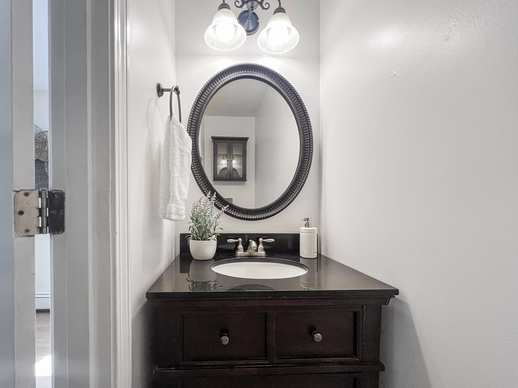 114 Maple Street Lexington, MA 02420 - Photo 12 of 39
