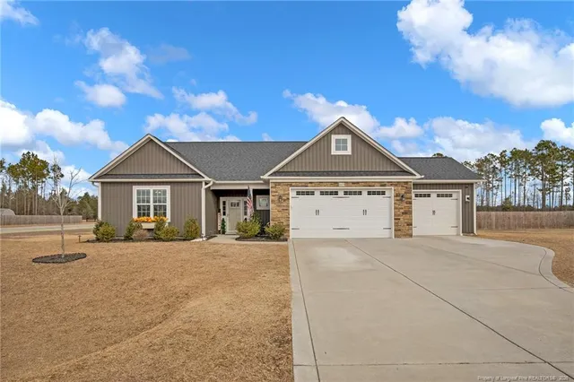 $395,000 | 1605 Lizzie Lou Court, Hope Mills, NC 28348
