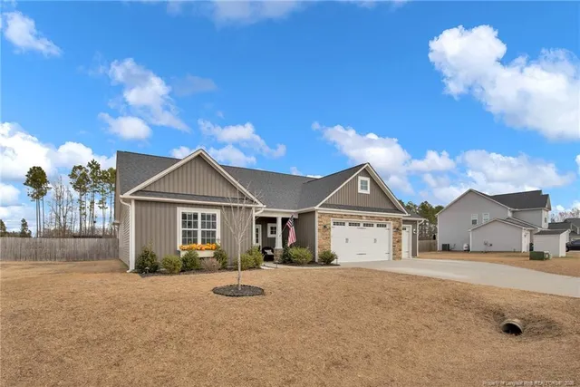 $395,000 | 1605 Lizzie Lou Court, Hope Mills, NC 28348