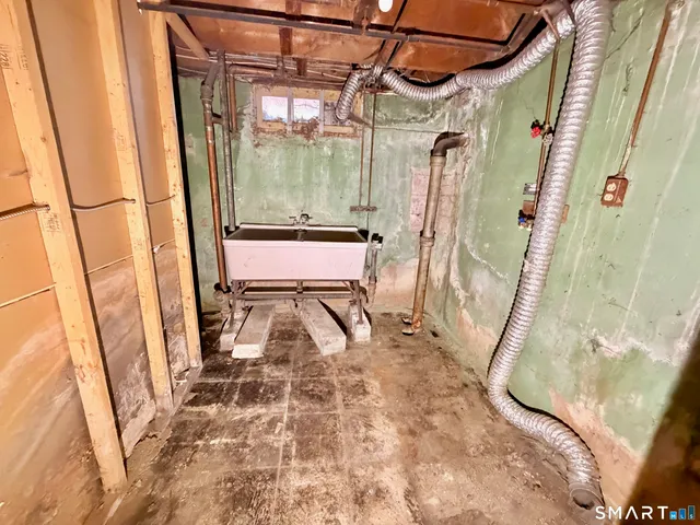 a view of backyard with trees