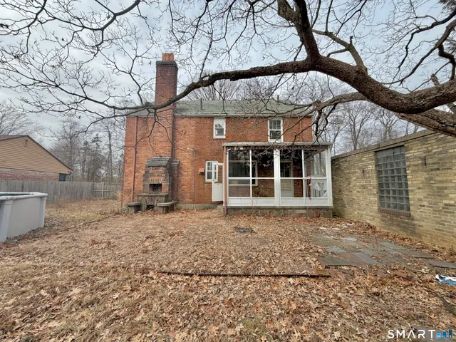 $145,600 | 60 Hubbard Road, Hartford, CT 06114