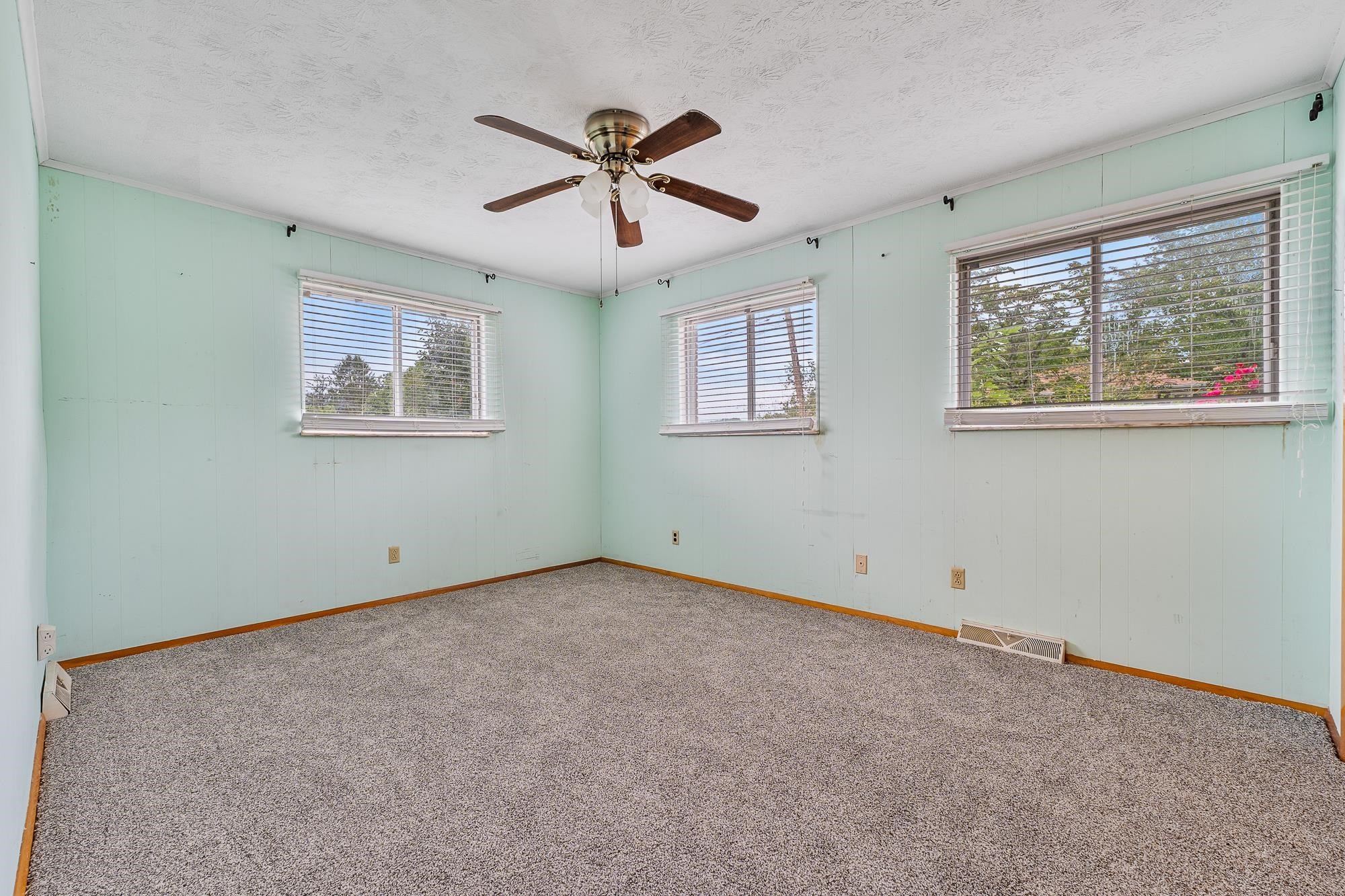 6021 Miller Road Huntington, WV 25702 - Photo 14 of 31 Gallery Image 14