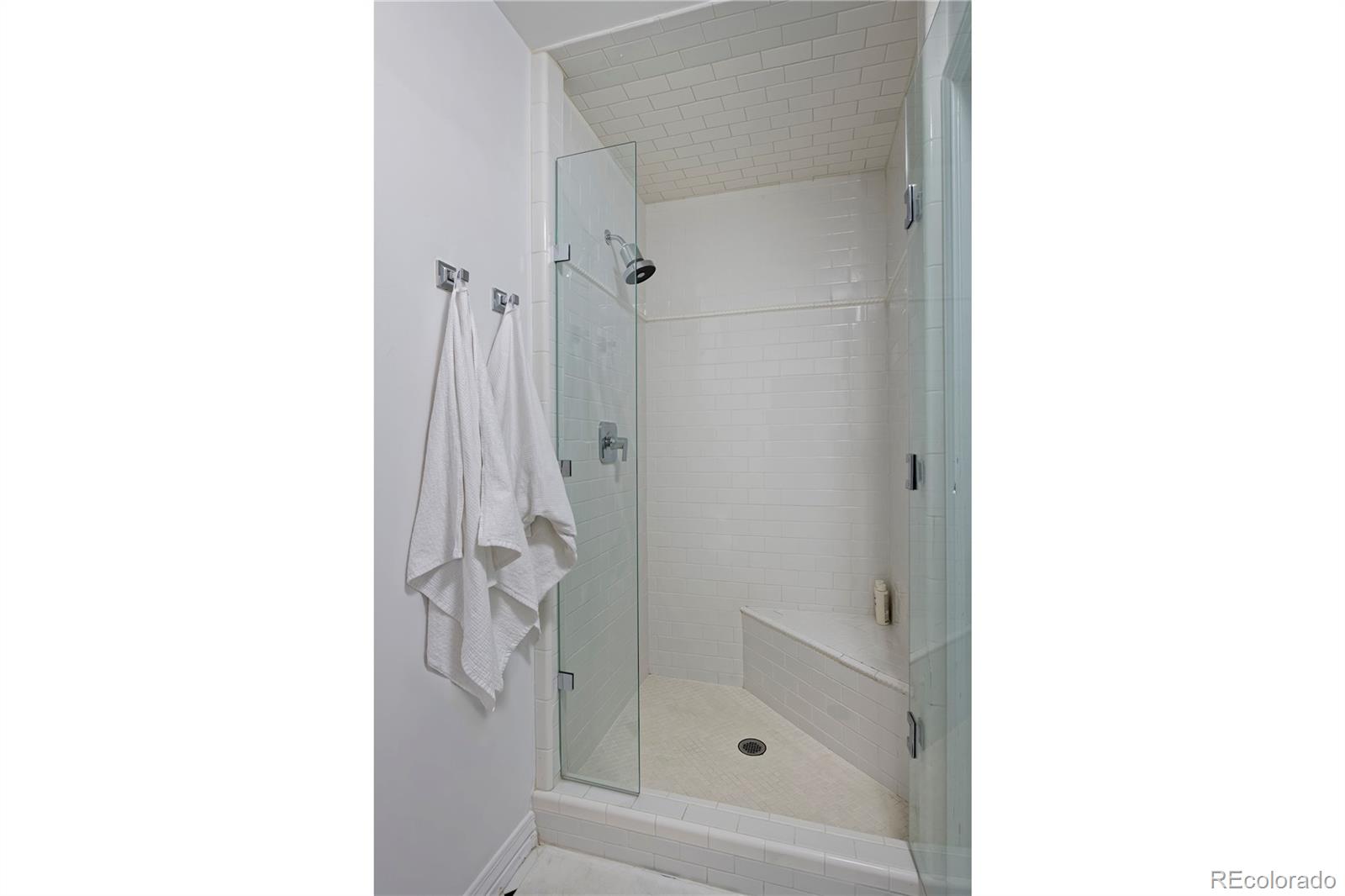 590 Race Street Denver, CO 80206 - Photo 30 of 50 a bathroom with a bathtub