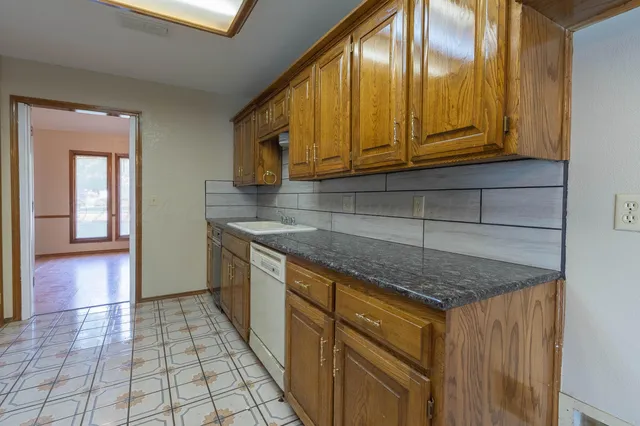 $299,900 | 7301 Dukes Place, Amarillo, TX 79109