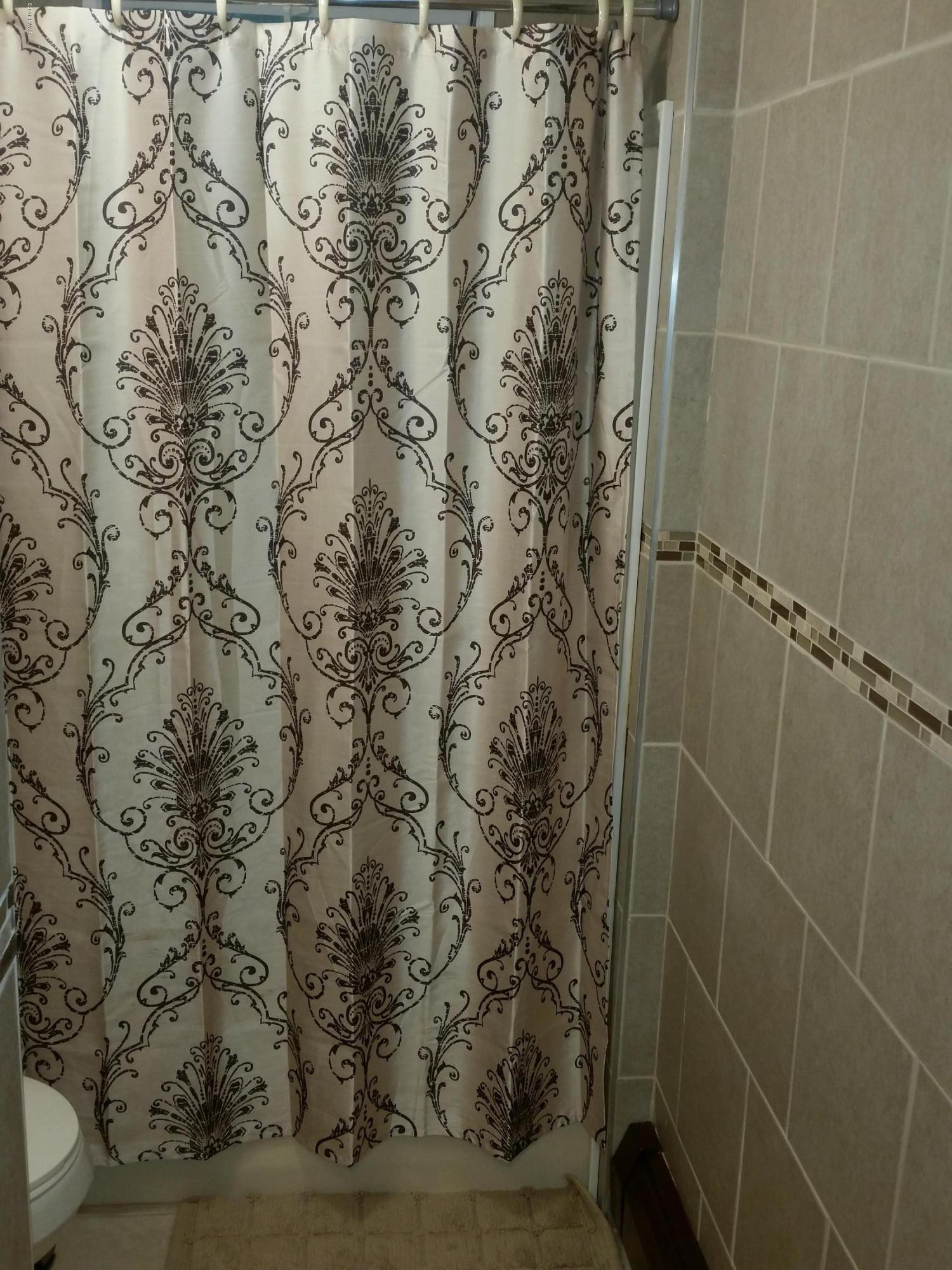 171 Chipmunk Road Bushkill, PA 18324 - Photo 21 of 27 main bath