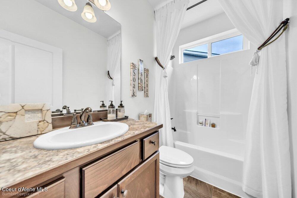 8557 Scotsworth Street Post Falls, ID 83854 - Photo 19 of 49 Bathroom