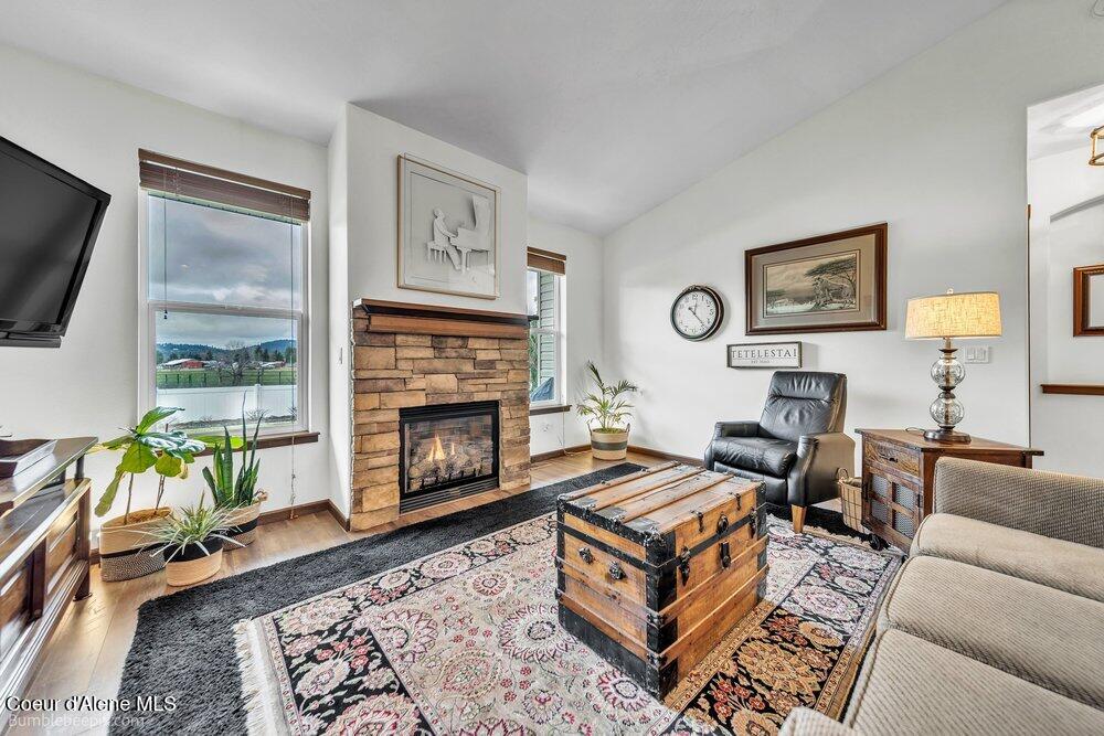 8557 Scotsworth Street Post Falls, ID 83854 - Photo 5 of 49 Living Room
