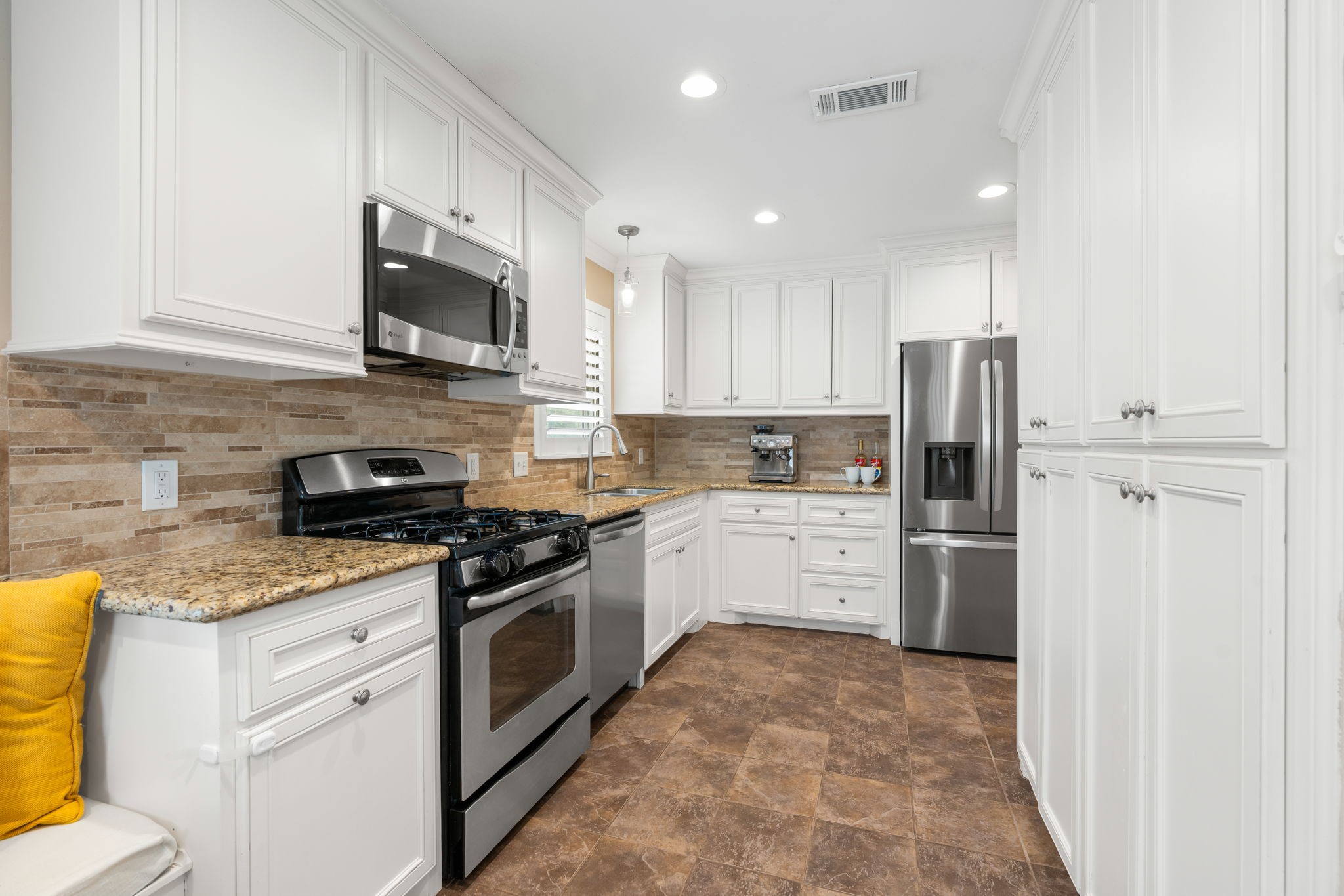 1115 Woodhill Road Houston, TX 77008 - Photo 5 of 29 The size and storage in this kitchen is impressive.