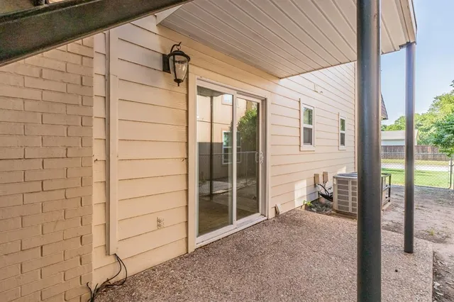 $1,395 | 6616 Berke Place, Unit A, Fort Worth, TX 76116