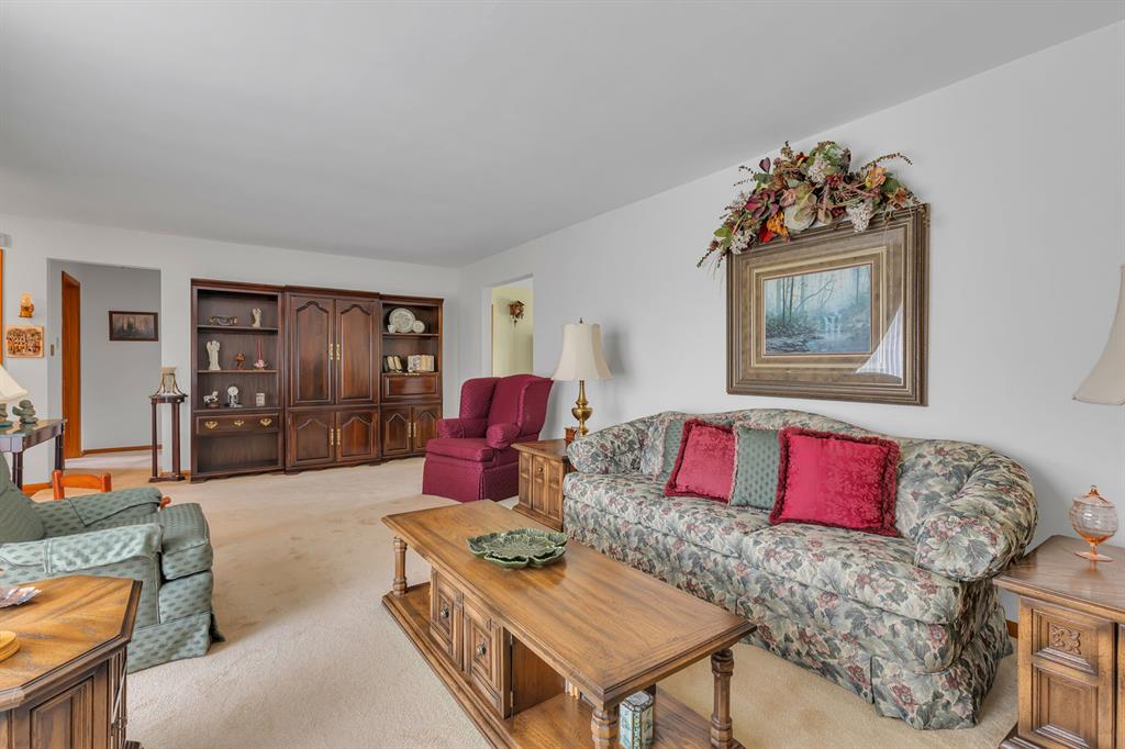 452 Center Grange Road Monaca, PA 15061 - Photo 7 of 34